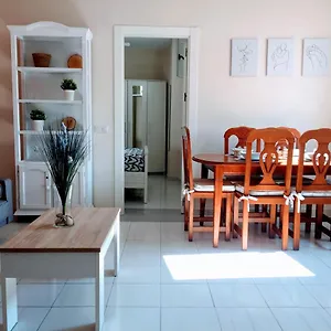 https://apartamento-6-de-mayo.es-andalucia.com