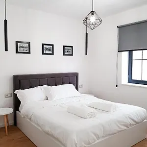 https://tirana-central-apartments-with-balcony.albaniahotels.org