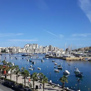 Pensionat Shore Bridge, Gzira